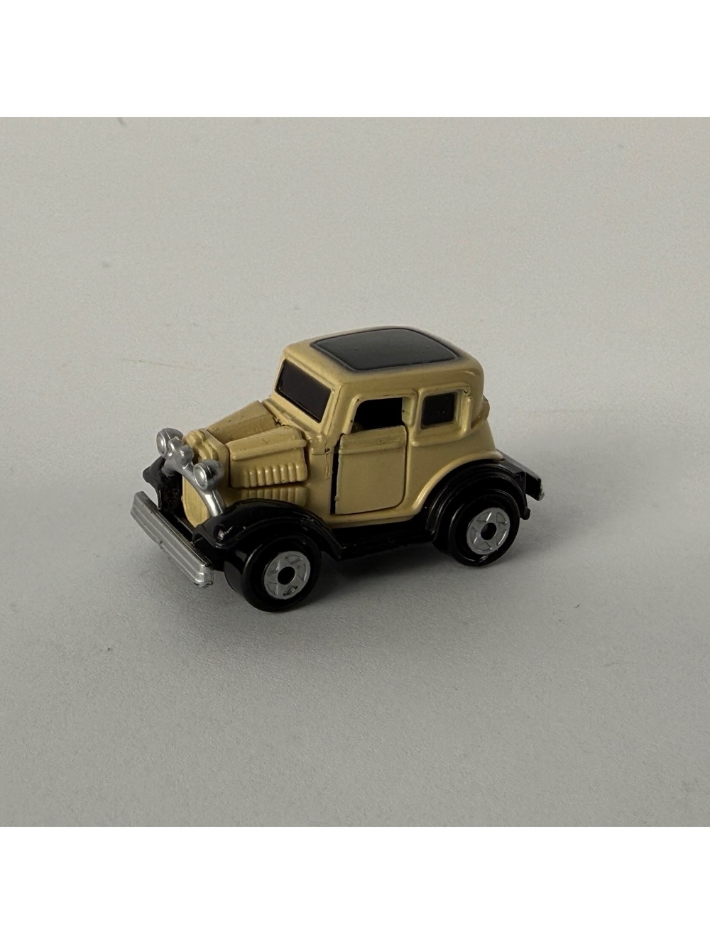 Vintage 1989 Galoob Micro Machines 1932 Ford Vicky Deluxe
